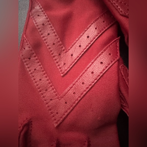 Valentine Vintage Red Isotoner Gloves ❤️ - Picture 7 of 7